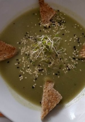 Brokkoli krémleves recept fotója