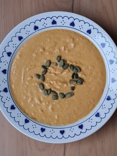 Una foto de Sopa crema de garbanzos y boniato 🌱 🍠 Reconfortante, saludable y energética 💪🏽