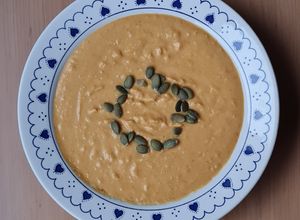 Una foto de Sopa crema de garbanzos y boniato 🌱 🍠 Reconfortante, saludable y energética 💪🏽