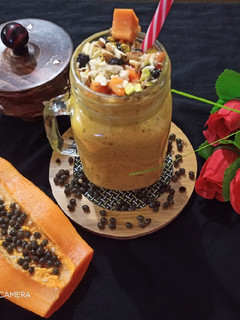 A picture of Oats Papaya Smoothie.