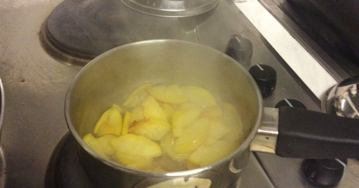 Sweet Hot Apple Chunks Recipe by Hannah - Cookpad