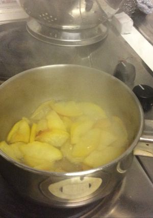 A picture of Sweet hot apple chunks.