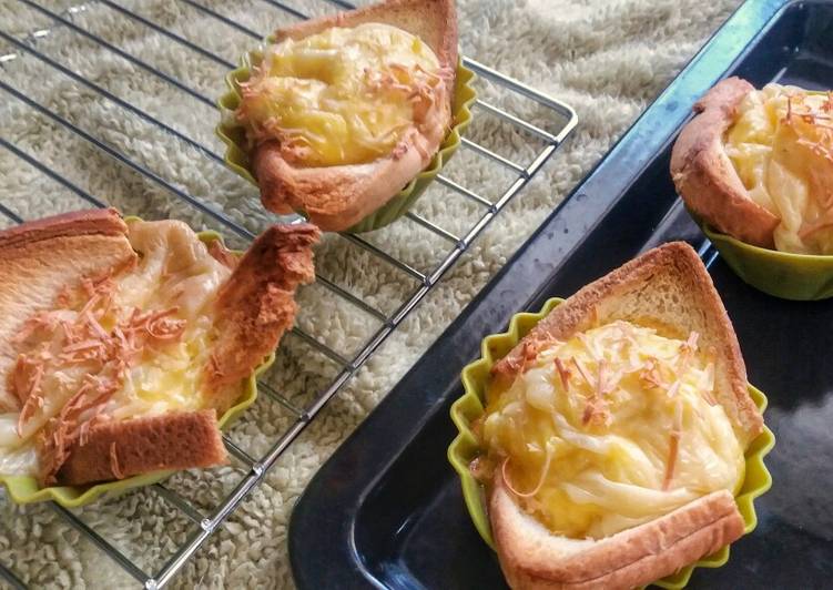 Steps to Prepare Ultimate Egg and Cheese Bread Cups