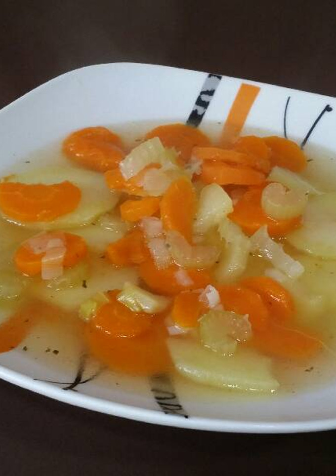 Una foto de Caldo de Verduras (Olla Erika)