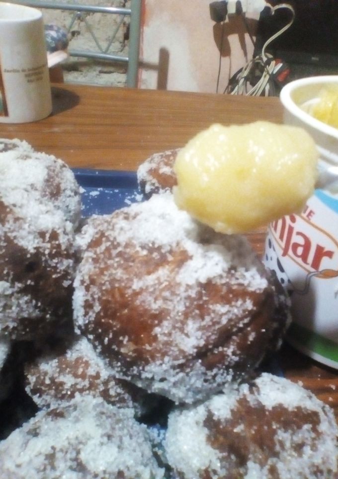 Una foto de Borlas de fraile y crema pastelera 😋