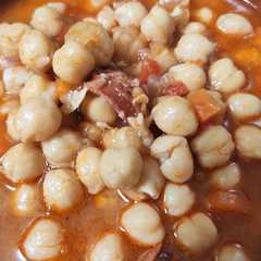 Una foto de Garbanzos a la riojana