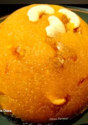 साउथ इंडियन स्टाईल केसर हलवा / रवा केसरी बाथ रेसिपी मुख्य फोटो