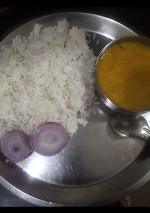 पीली दाल चावल (Pili dal chawal recipe in Hindi) रेसिपी मुख्य फोटो