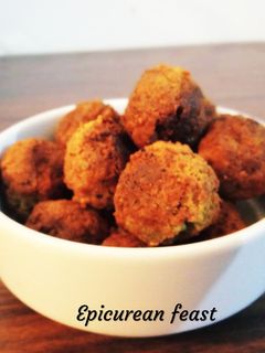 A picture of Falafel/ Chickpea fritters.