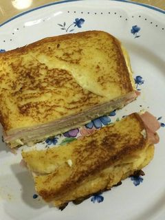 Una foto de Sándwich Montecristo