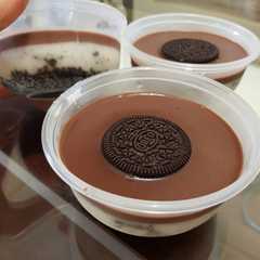 A picture of Oreo dessert box.