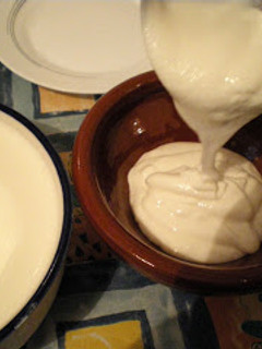 Una foto de Yogurt natural casero