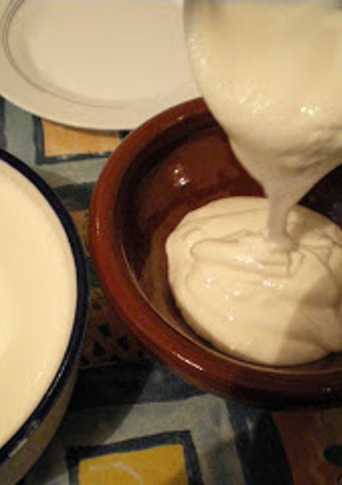 Una foto de Yogurt natural casero