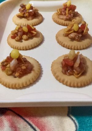 मोनैको वेजिज़ कैनपी रेसिपी मुख्य फोटो
