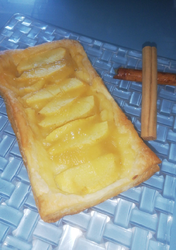 Una foto de Tartas de manzana y de frutas 🍎🍍🥝