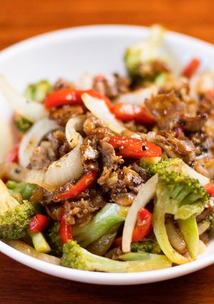 A picture of Stir-Fry Beef with Broccoli in Oyster Sauce.