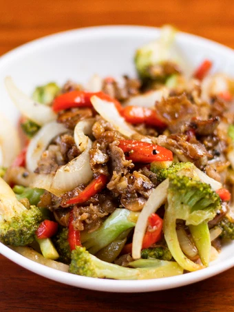 Easy Steps to Make Stir-Fry Beef with Broccoli in Oyster Sauce the Delicious So Delicious