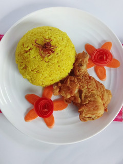 Foto resep Nasi Kuning Ayam Crispy