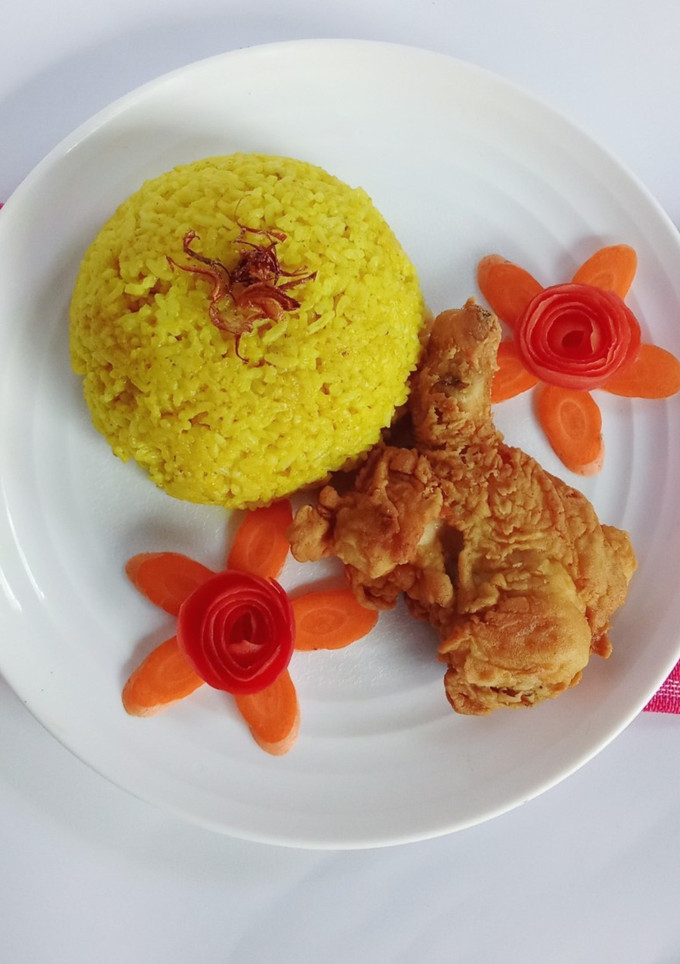 Foto resep Nasi Kuning Ayam Crispy