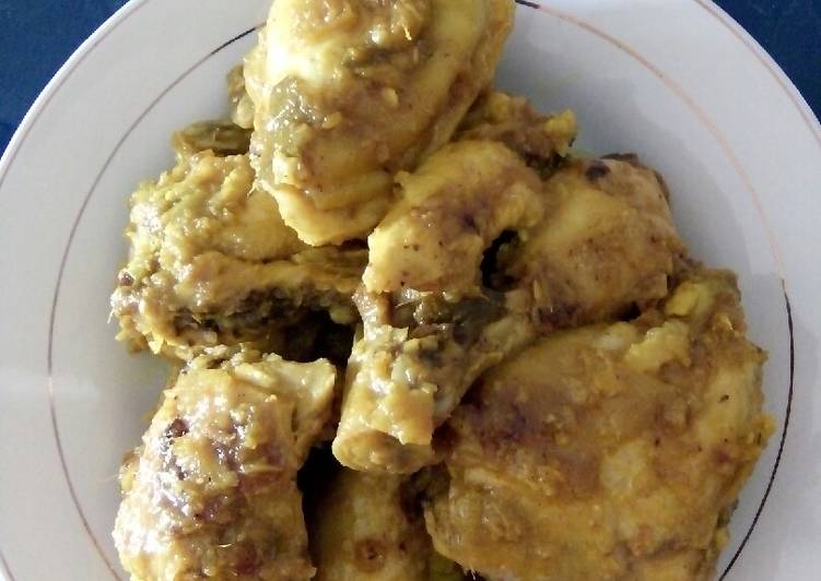 Ayam Ungkep Bumbu Kuning