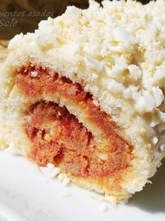 Una foto de Brazo de gitano con pimientos asados