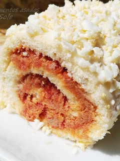 Una foto de Brazo de gitano con pimientos asados