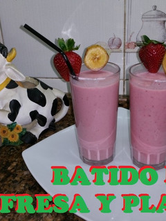 Una foto de Batido de fresa y plátano
