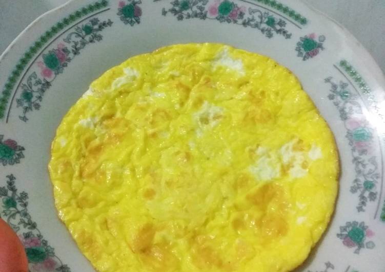 Cara Gampang Membuat Telur Dadar Keju, Lezat Sekali