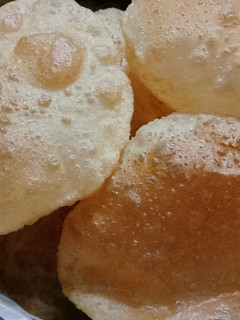 লুচি (Luchi recipe in Bengali) রেসিপির প্রধান ছবি