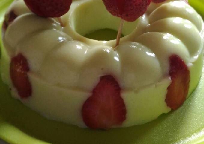 Pudding Susu Melon Toping Stroberi tanpa Gula