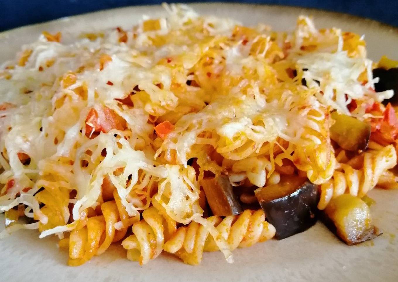 Espirales gratinadas con berenjena