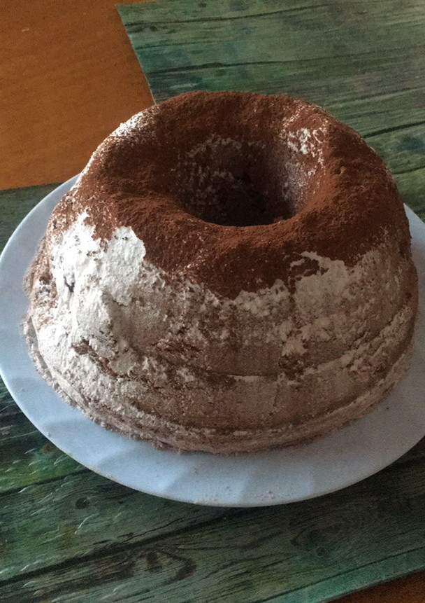 Una foto de 🥧BIZCOCHO🥮 DE ❤️LUCA❤️ (con pasas de uva 🍇 y chocolate 🍫)