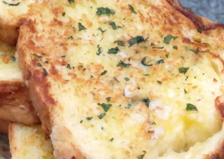 Cheese Garlic Bread Toast 🍞🧀