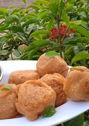 A picture of Aloo Wara.