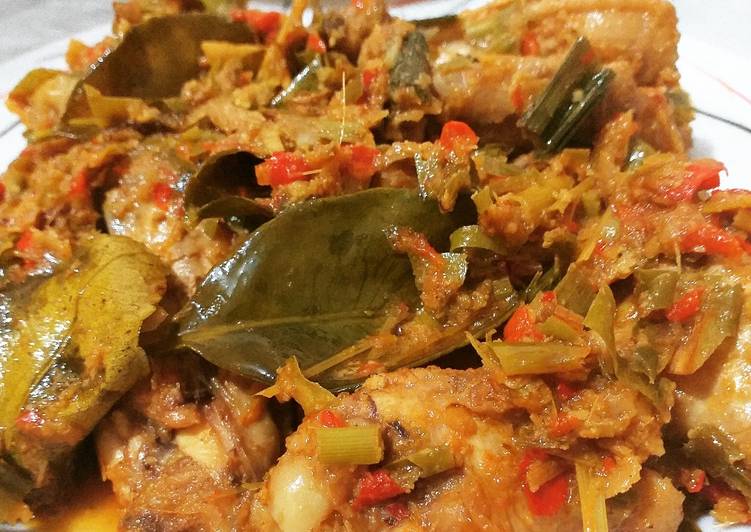 Langkah Mudah untuk memasak Ayam masak rw manado yang Lezat