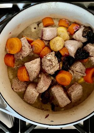 Une photo de COCOTTE DE PORC AUX PRUNEAUX D'AGEN