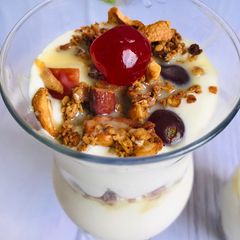 A picture of Granola parfait.