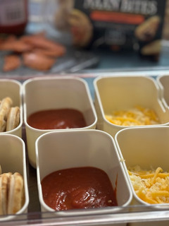 A picture of Snackle box pizza luncheables.