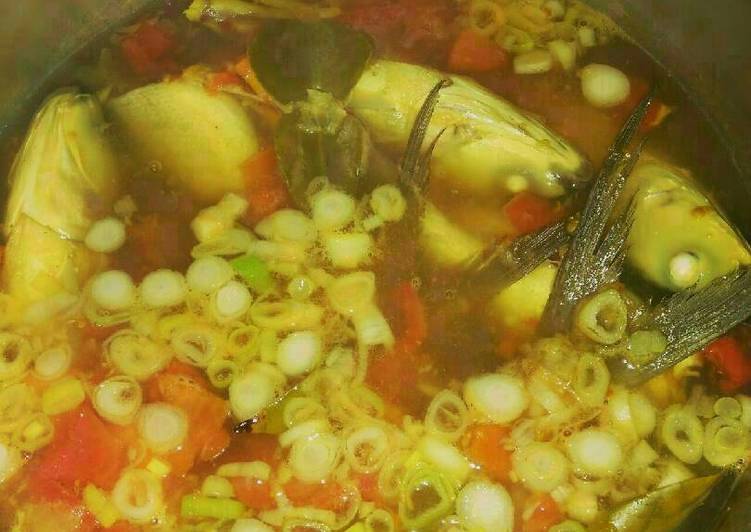 Resep Bandeng kuah tomat segar Lezat