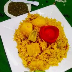 A picture of Aloo ki taheri.