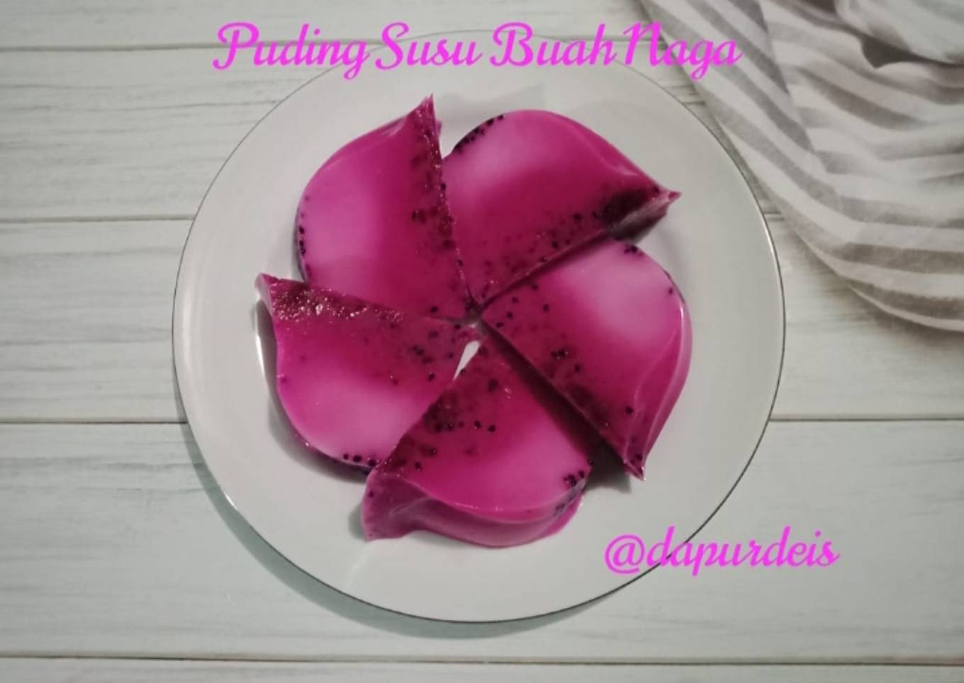 Puding Susu Buah Naga