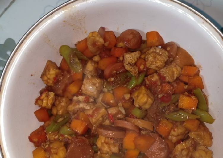 Cara termudah untuk Tips SempurnaTumis wortel buncis Tahu Tempe Sosis 