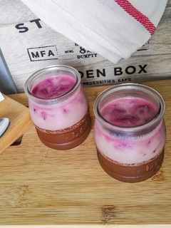 Una foto de Chocolate y cerezas