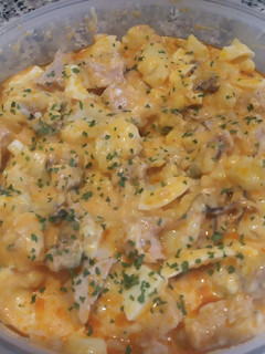 Una foto de Ensalada de patatas cocidas con mejillones y atún