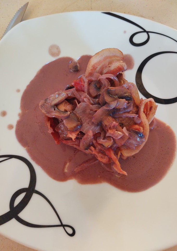 Una foto de Filete mignon en salsa de champiñones