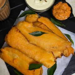 A picture of Vazhakkai (Raw Banana) Bajji / Plantain Fritters.