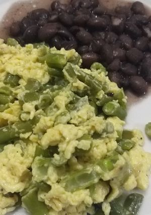 Una foto de Huevo con ejotes