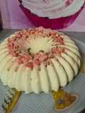 Entremets gourmand chocolat blanc et insert caramel au beurre salé