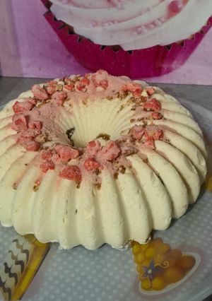 Une photo de Entremets gourmand chocolat blanc et insert caramel au beurre salé