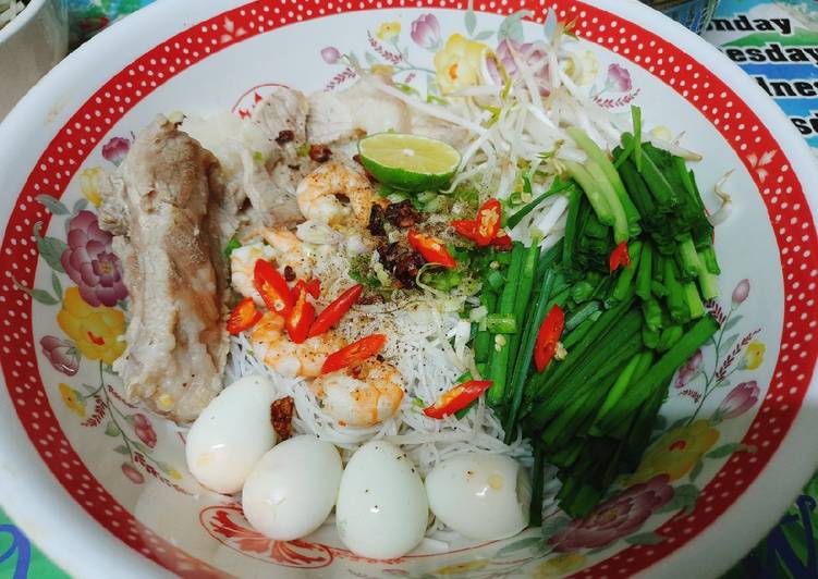 Steps to Prepare Perfect Hủ tiếu thịt heo